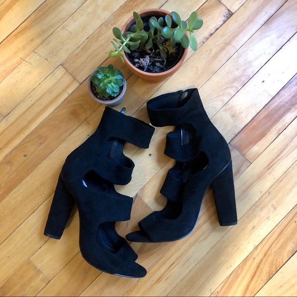 Steve Madden Shoes - Steve Madden Tawnie black strappy suede heels